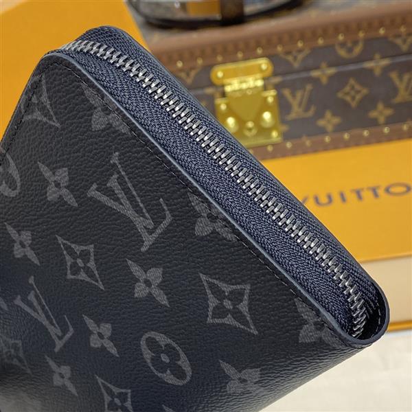 2026122105449250 820